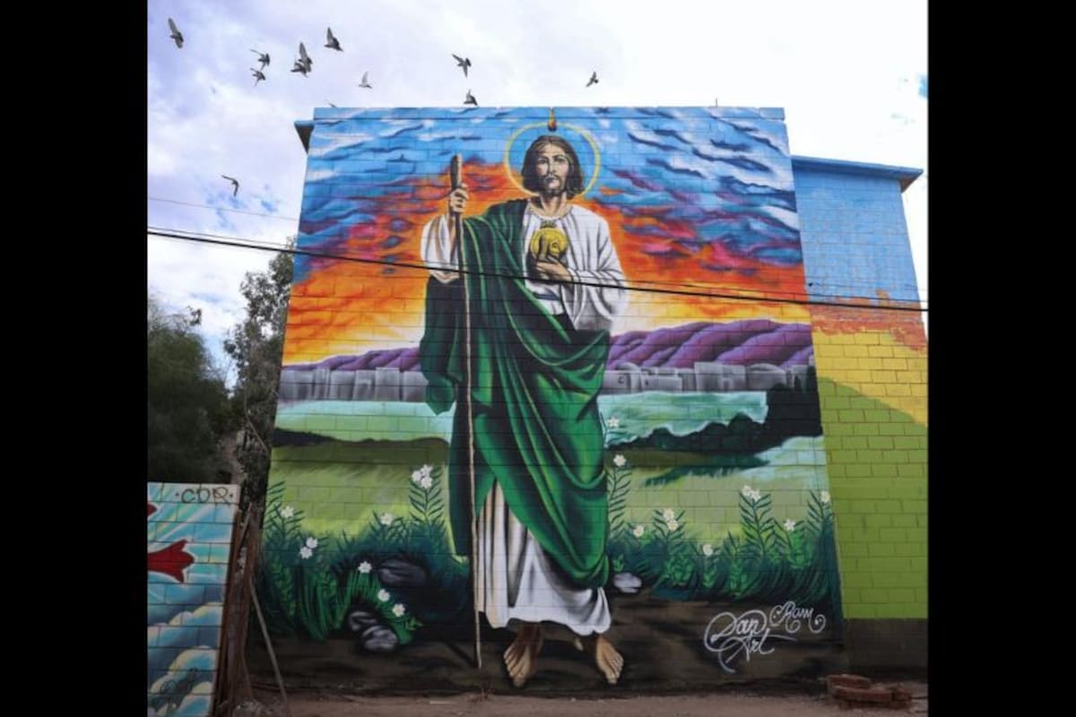 Pintan mega mural de San Judas Tadeo en El Cóndor