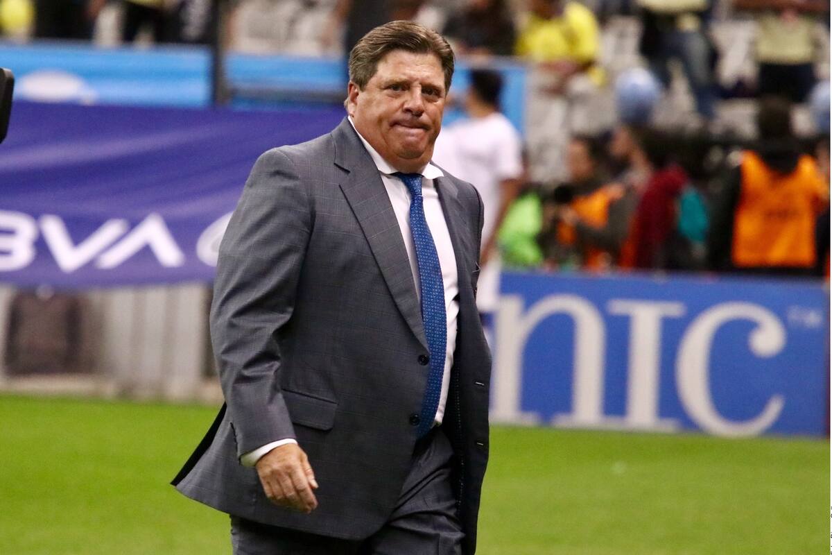 Miguel Herrera salió molesto en Tigres vs América