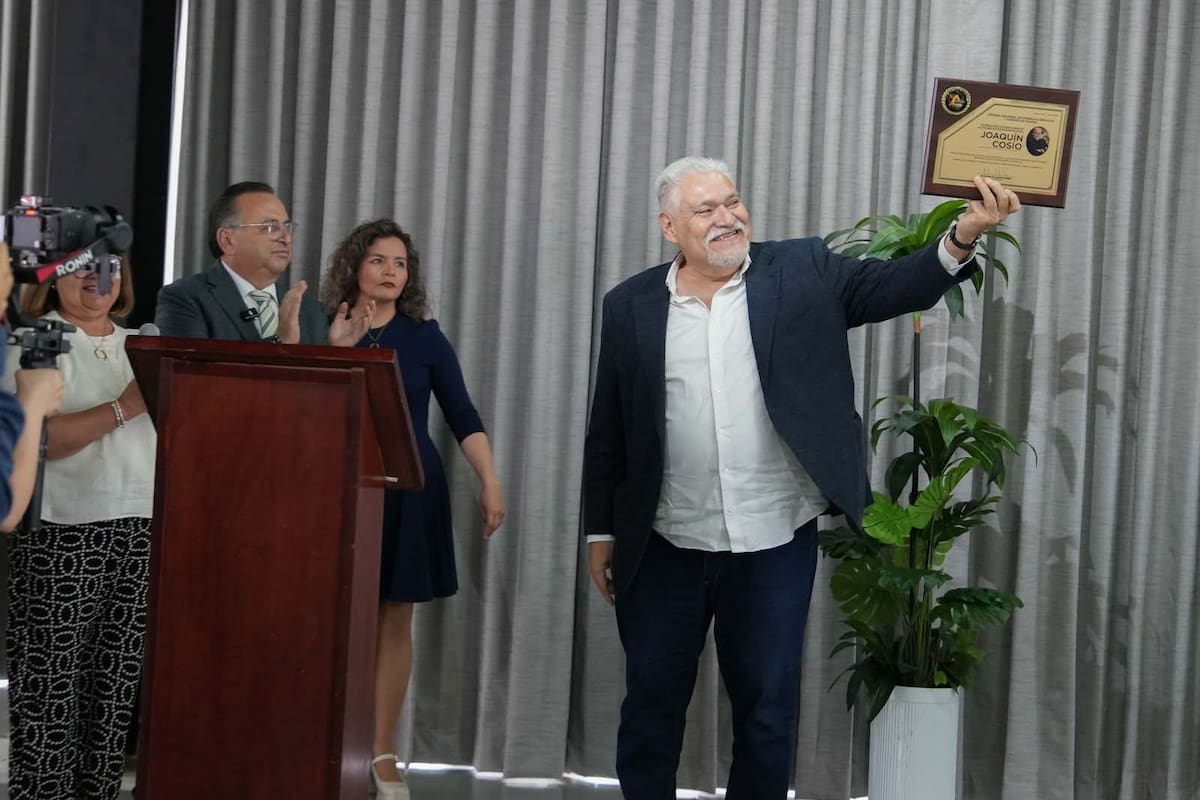 Inaugura Joaquín Cosío el muro de las estrellas