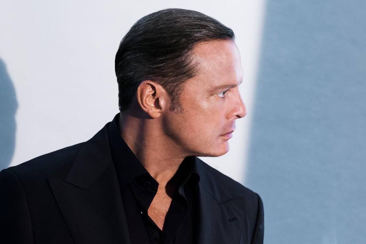 Luis Miguel celebra 40 años de trayectoria con imagen renovada