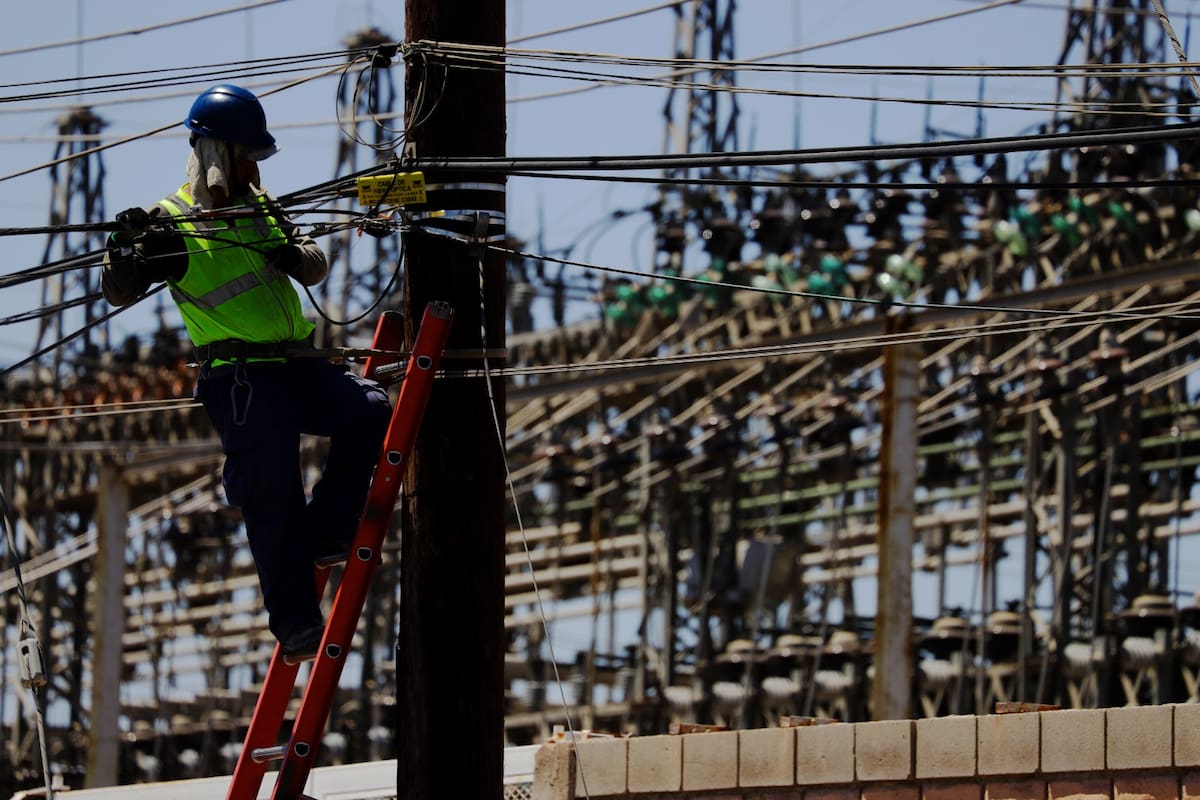 Deficiencias en infraestructura eléctrica frena inversión en Mexicali, afirma líder empresarial