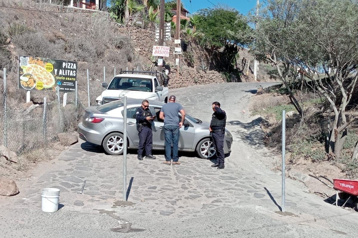 Cierran acceso vial al Sur de Rosarito; afecta a más de 8 mil habitantes