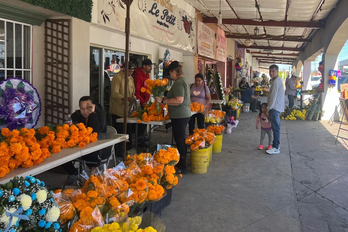 Bajas ventas en florerías del centro previo a Día de Muertos