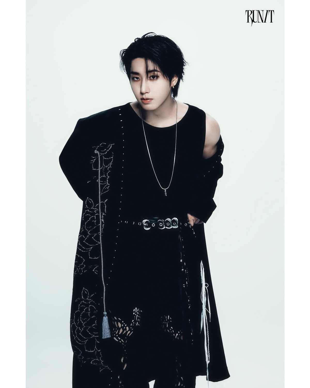 Han, miembro de Stray Kids(스트레이 키즈)
World Tour
OFFICIAL MERCH TEASER IMAGES.