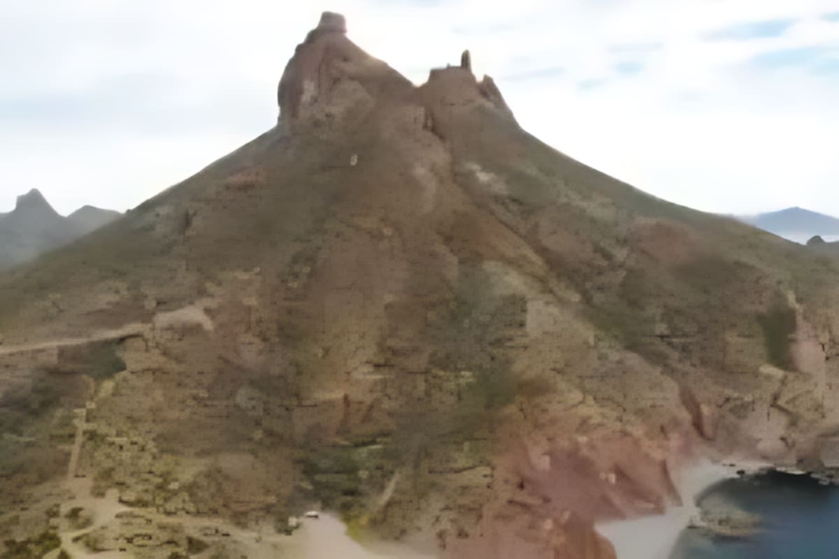 Llama Protección Civil a senderistas a subir Cerro Tetakawi por la mañana