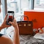 Comprar para aparentar en redes sociales, hace que mexicanos deban hasta ocho veces su ingreso y especialistas advierten sobre crecimiento de la deuda aspiracional
