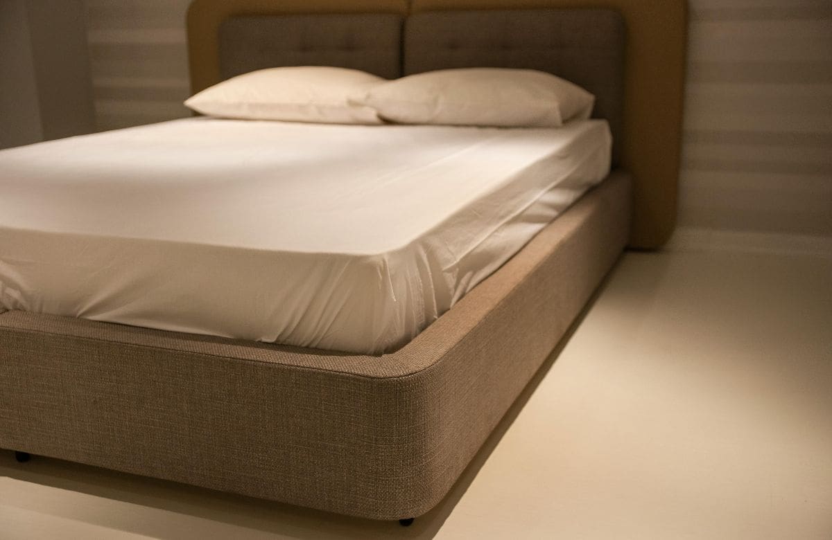 No laves las sábanas a diario: el método práctico para mantener la ropa de cama limpia, fresca y libre de olores sin usar lavadora | Foto: Especial (canva)