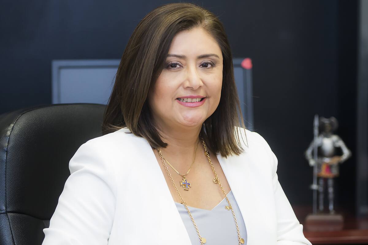 Comparte experiencias Sara Leal, egresada de la primera generación de la licenciatura en Comunicación de la Ibero