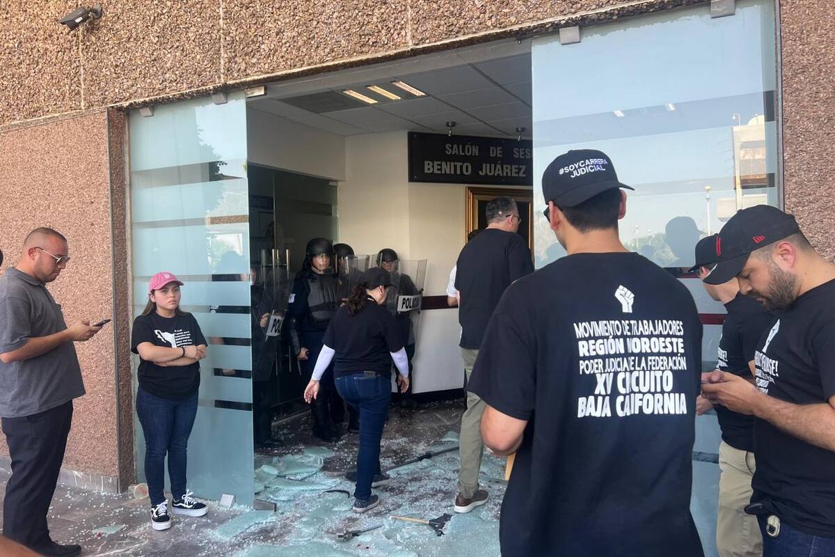 Toman trabajadores del Poder Judicial instalaciones del Congreso de BC