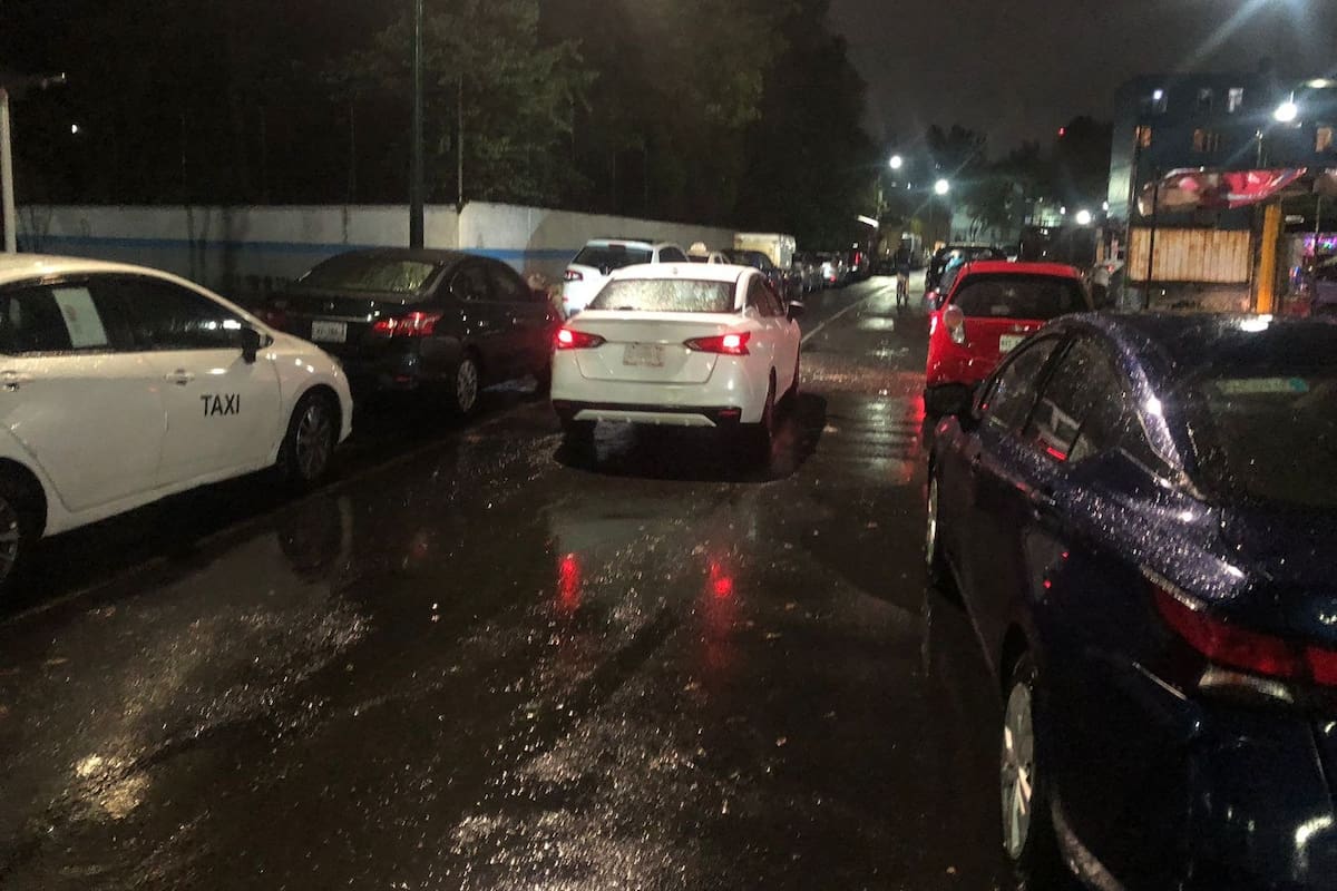 Lluvias intensas generan caos vial e inundaciones en la CDMX; activan alertas rojas