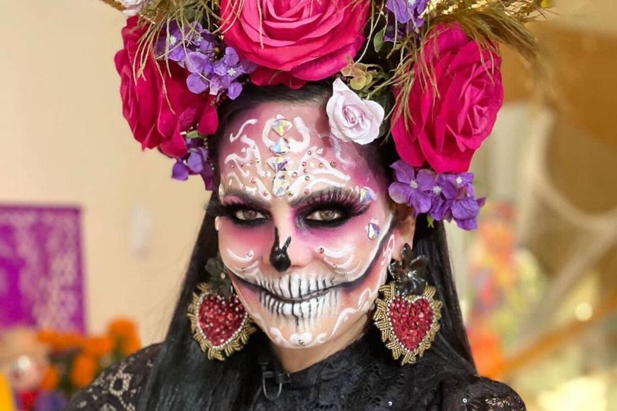 Maribel Guardia dedica altar de muertos a Joan Sebastián
