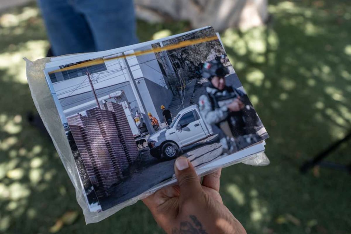 Los familiares de Anselmo Álvarez denuncian que la CFE no ha asumido responsabilidades por el accidente ocurrido en 2024 en el Ejido Chilpancingo.
Fotos: Border Zoom.