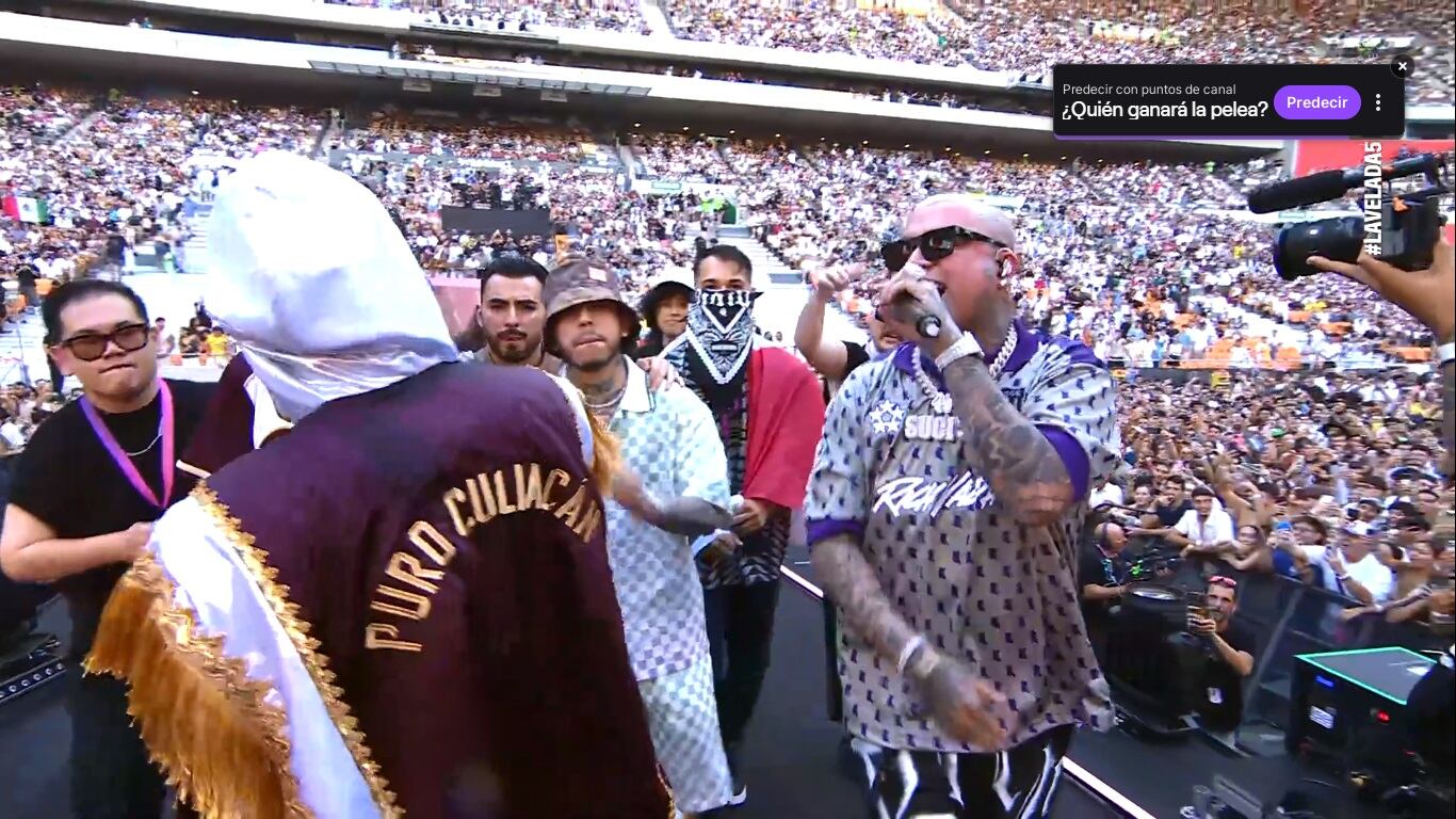 Rivaldios llegó al Estadio La Cartuja acompañado del rapero Gera MX. (Foto: Captura de pantalla)