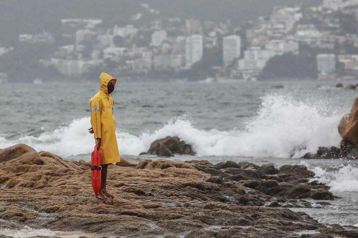 Qué se sabe de Dolores, tormenta que amenaza a Jalisco y Guerrero