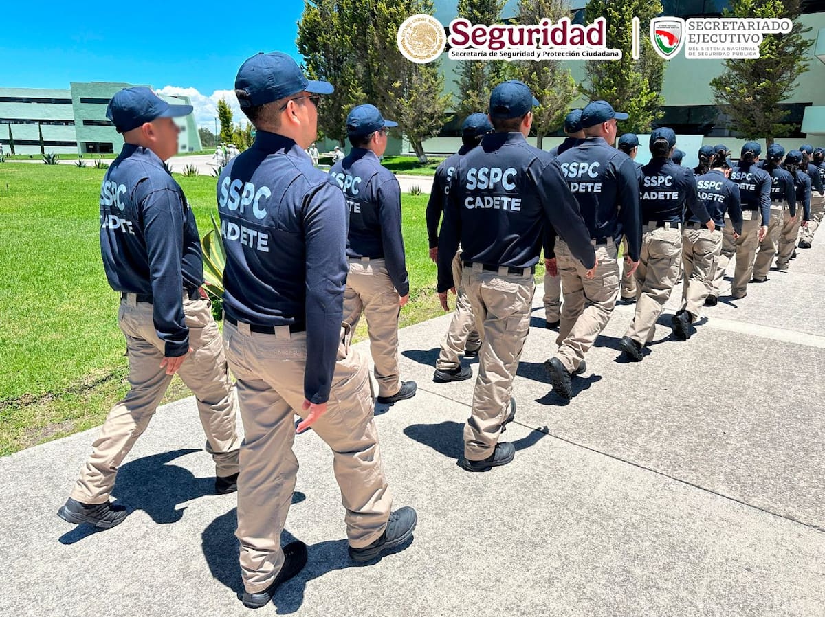 La primera generación está conformada por 200 cadetes y 40 miembros de las fuerzas armadas.
