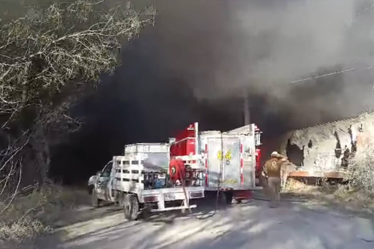 Se registra incendio en corralón de vehículos en Nuevo León