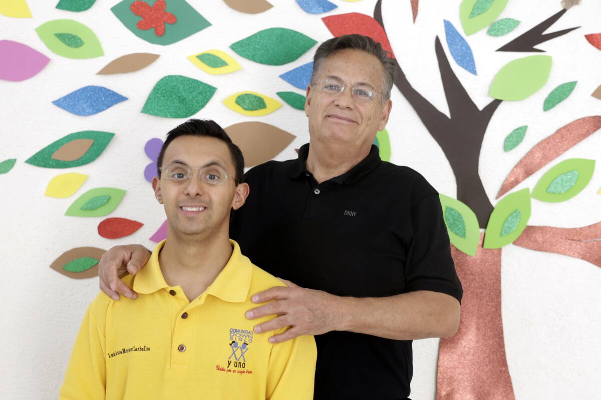 Padre ejemplar crea comunidad para hijos con síndrome de Down
