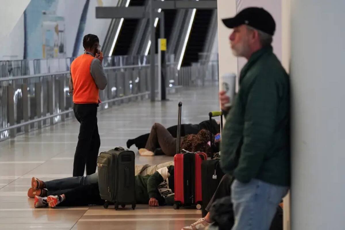 El aeropuerto de LaGuardia permanecerá cerrado hasta las 14:00 horas. Foto: Reuters