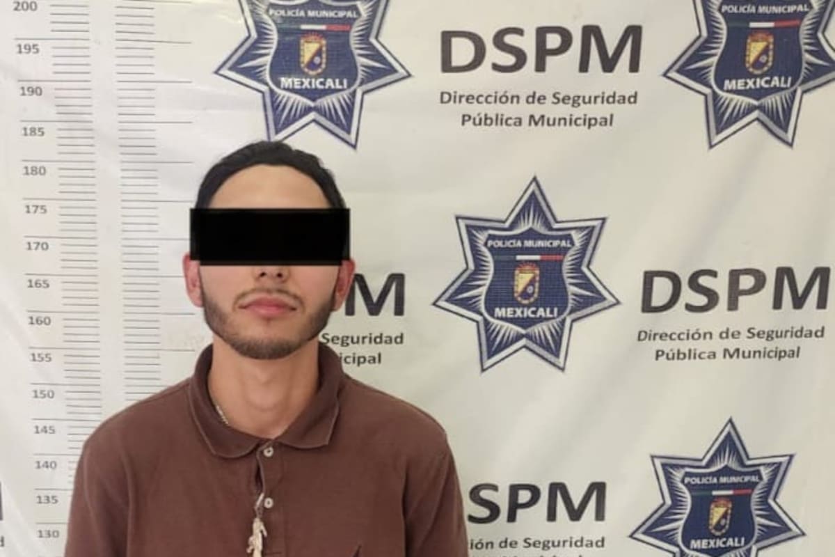 Se pasó un alto, lo detuvieron por la infracción y resultó ser buscado por un asalto