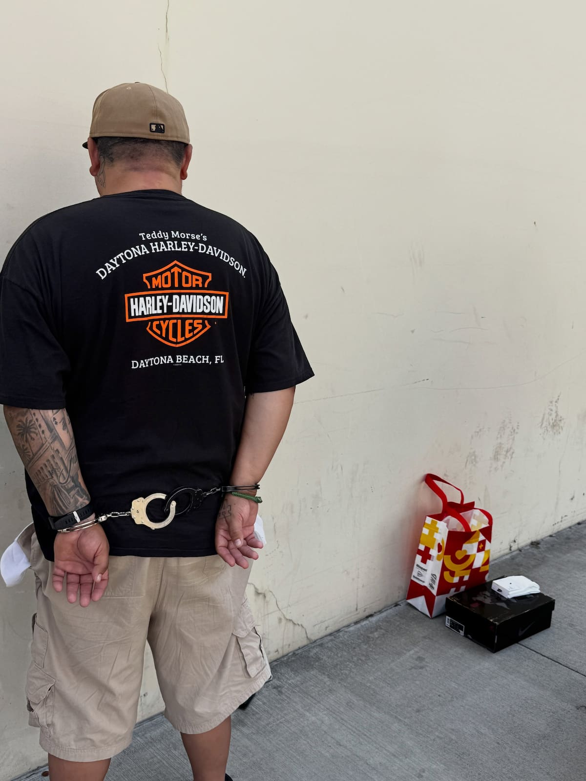 Autoridades de California arrestaron a 20 personas durante un operativo contra el robo en comercios; recuperaron mercancía valuada en más de 5 mil dólares.
Fotos: Cortesía.