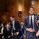 Kevin Warsh asume el mando de la Reserva Federal, pero con un dilema urgente: contener la inflación o evitar un freno mayor a la economía de EEUU