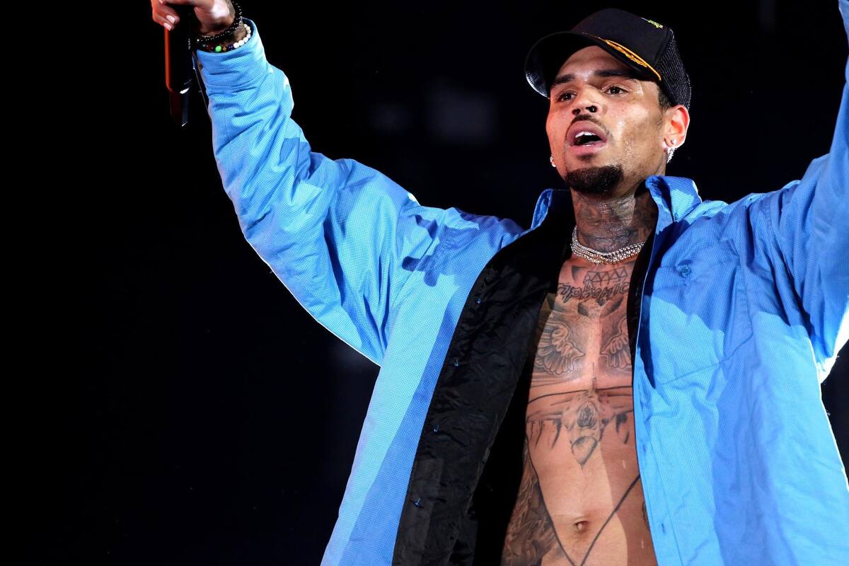 Policía de Los Ángeles acaba con megafiesta de Chris Brown