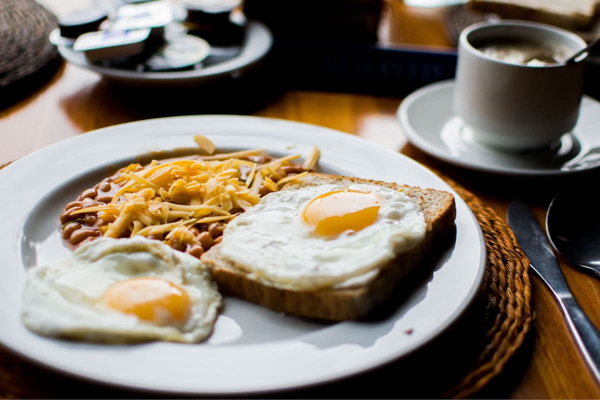 Desayunar después de las 9:00 puede alterar el metabolismo y aumentar el riesgo de enfermedades