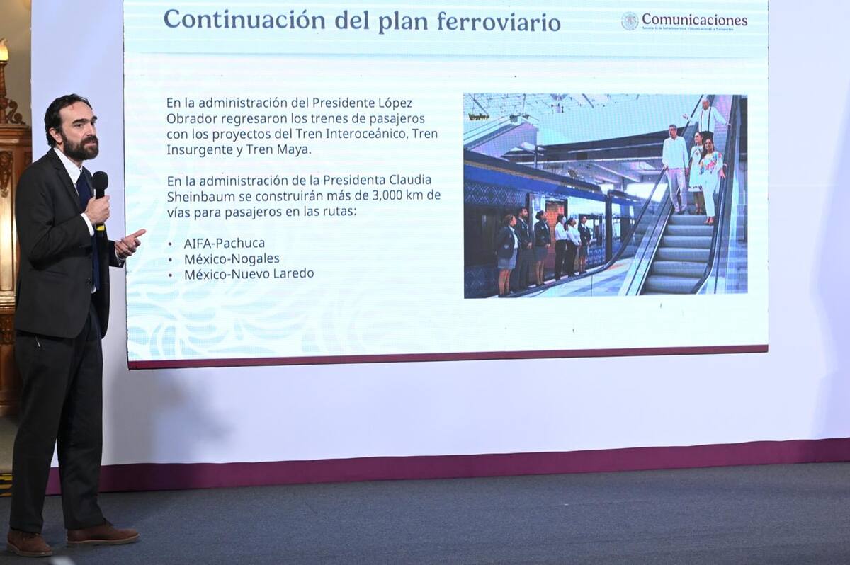 Andrés Lajous Loaeza, director general de la Agencia Reguladora de Transporte Ferroviario, detalló sobre la construcción de tren de pasajeros en México. | Crédito: Presidencia