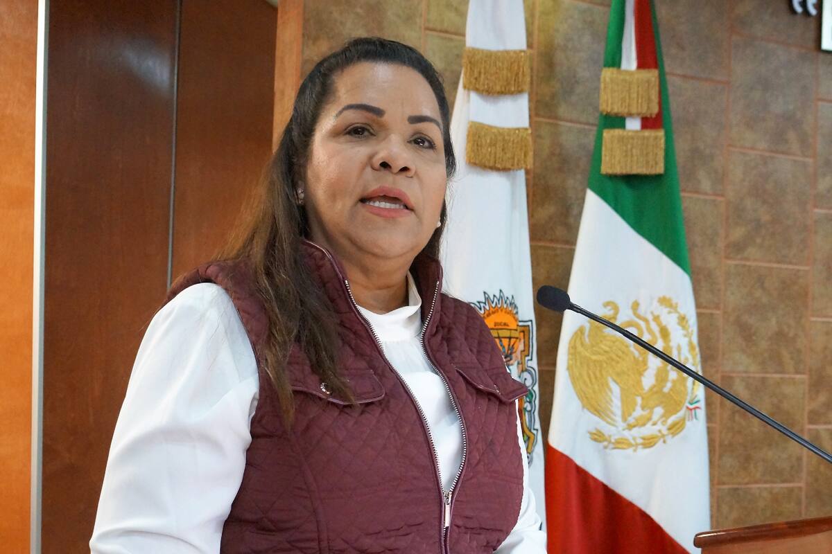 Entregan credenciales a diputados electos de mayoría