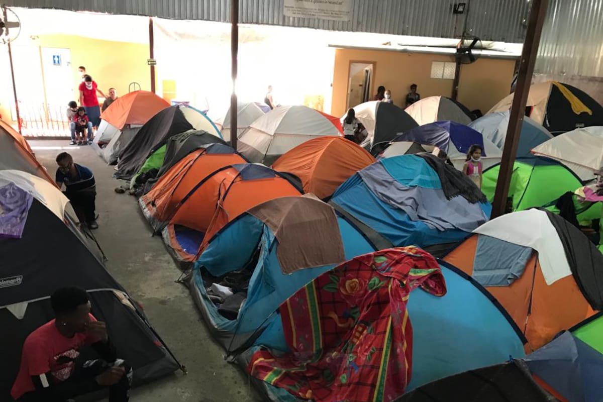 Esperan asilo humanitario familias mexicanas, haitianas y centroamericanas desde hace dos años