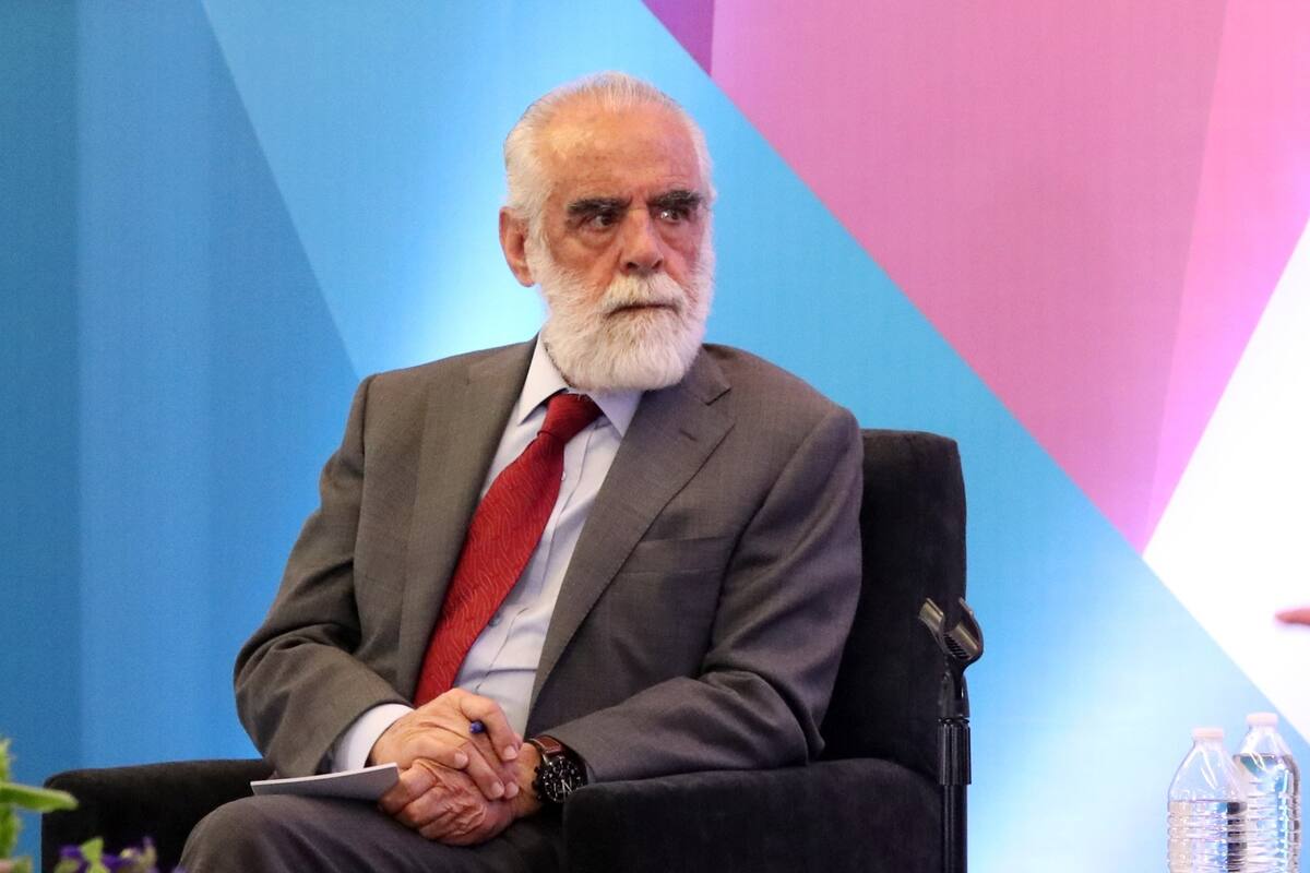 Diego Fernández de Cevallos: “Le achacarán las tragedias al maldito neoliberalismo” opina sobre incidente en el AICM