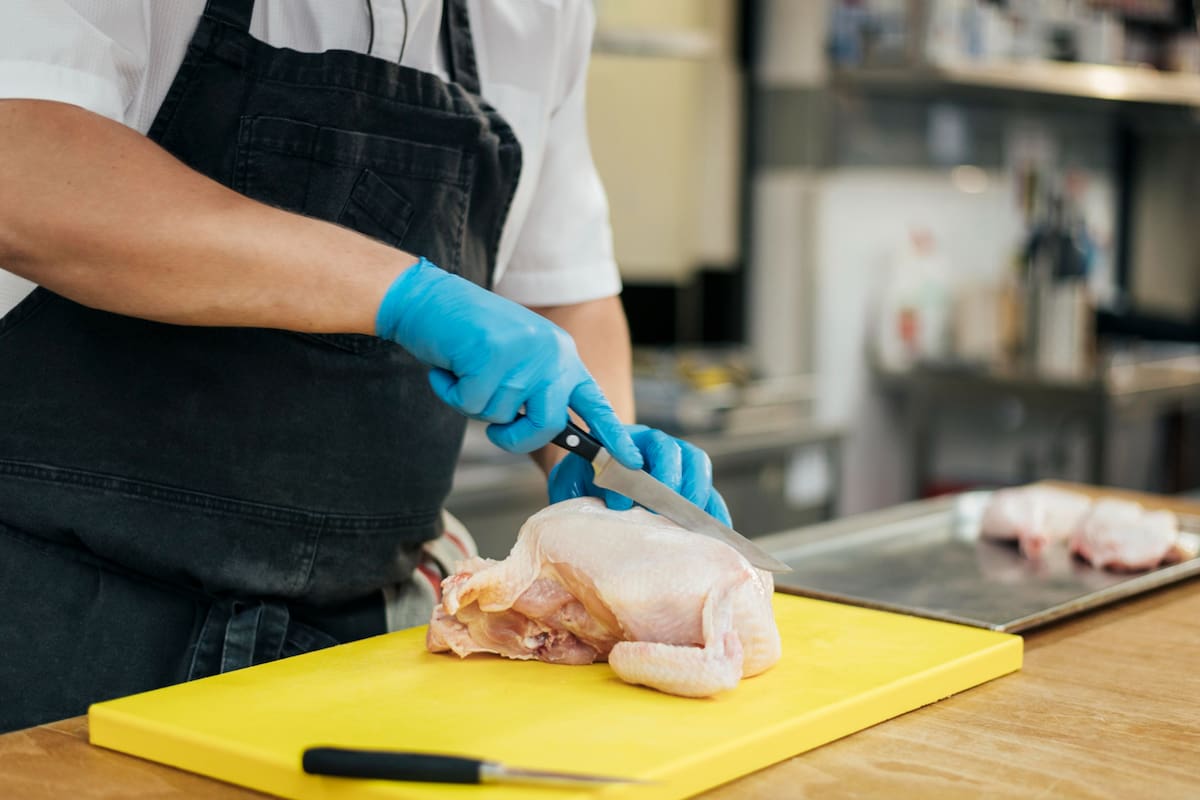 La inflación alimentaria cambió la mesa mexicana y el pollo se consolidó como la proteína más accesible para millones de familias en 2025