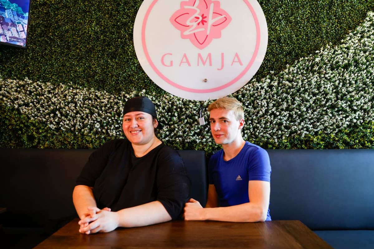 Alba y Randy; la historia de amor que se “cocinó” entre una mexicalense y un belga