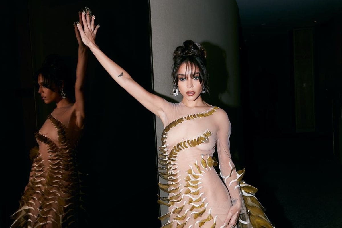 Danna Paola deslumbra en la premiere de Wicked en México con un vestido de alta costura de Iris Van Herpen