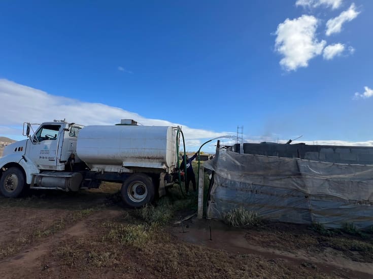 Ciudadano sofoca incendio en vivienda abandonada en Camalú