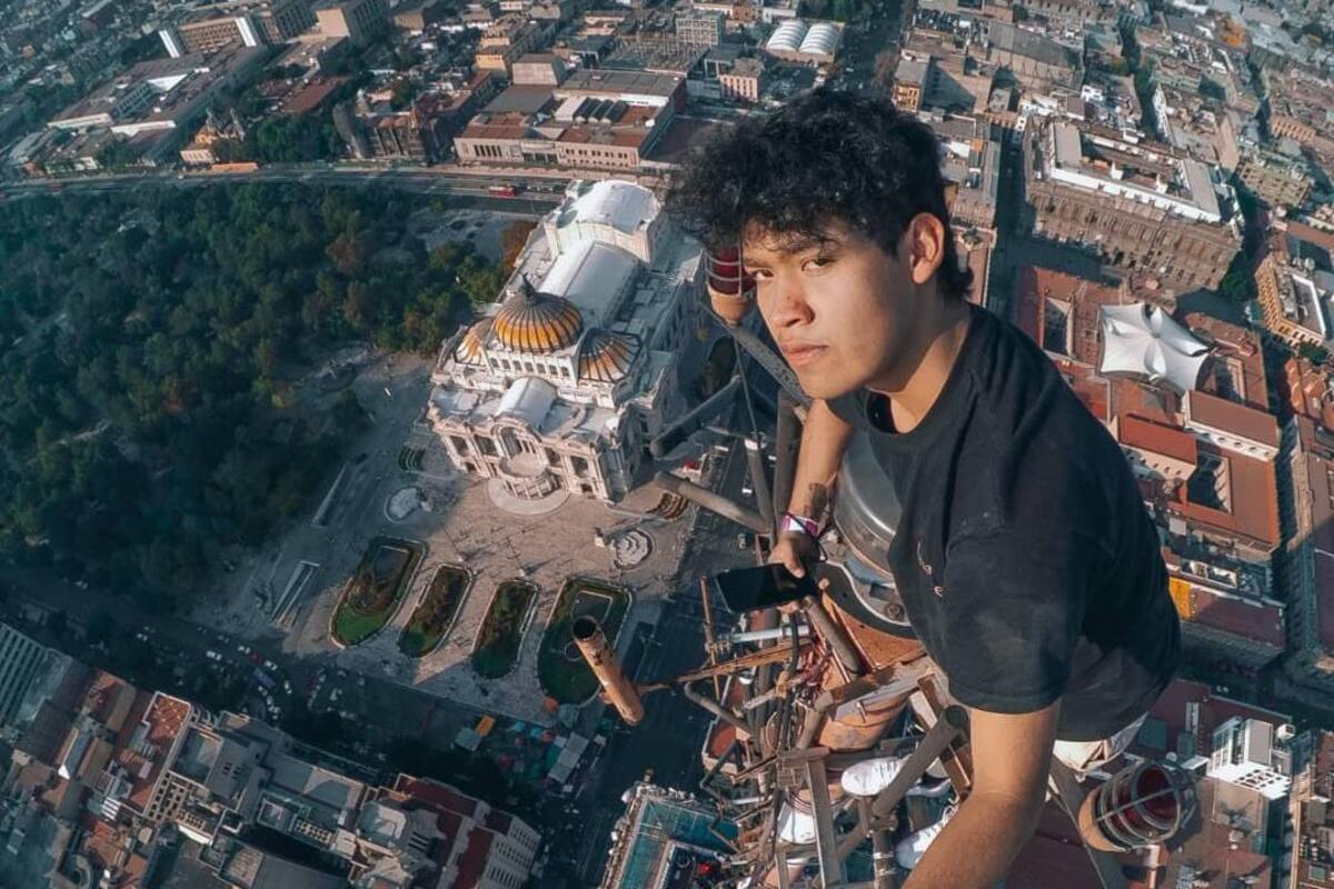 VIDEO: Joven escala la Torre Latinoamericana en la CDMX