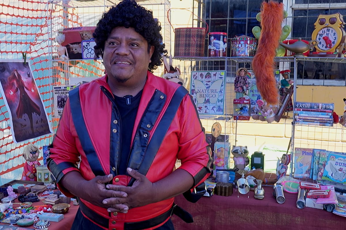 René Vega combina negocio vintage y pasión por el cosplay