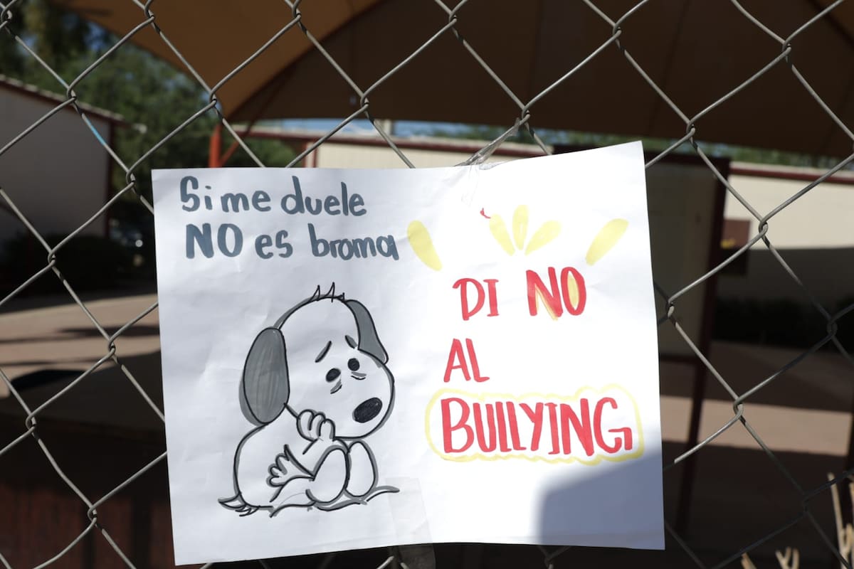 Protestan estudiantes de Cecyte Ejido Puebla por presunto bullying a alumna con autismo