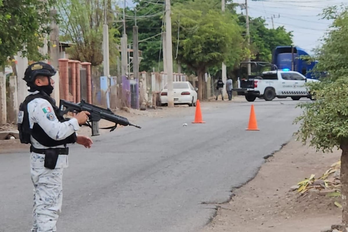 Grupo armado despoja a elementos de la Guardia Nacional de su vehículo en la Maxipista Culiacán–Mazatlán