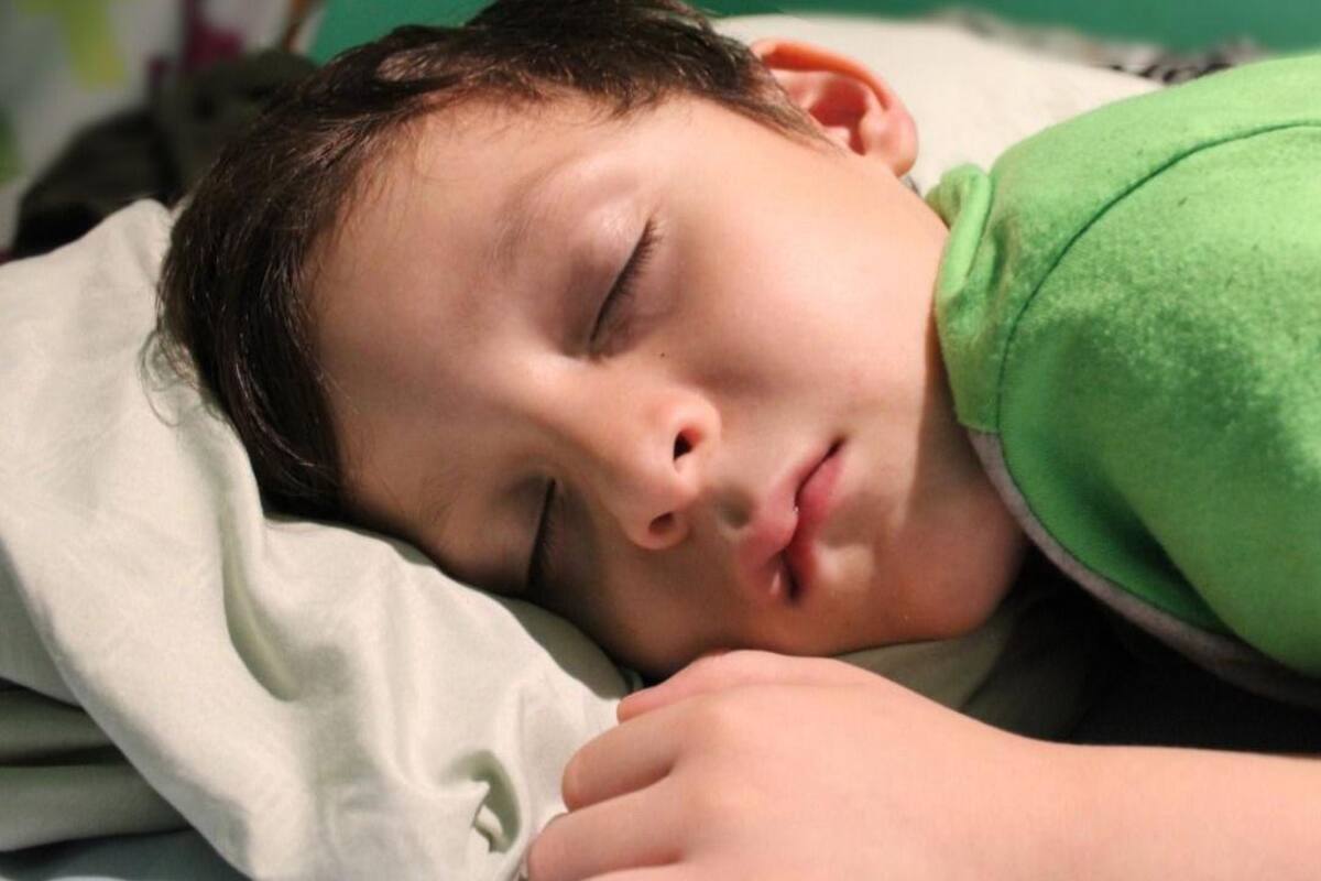 Sector salud recomienda mantener fijos ciclos de sueño de niñas y niños en vacaciones