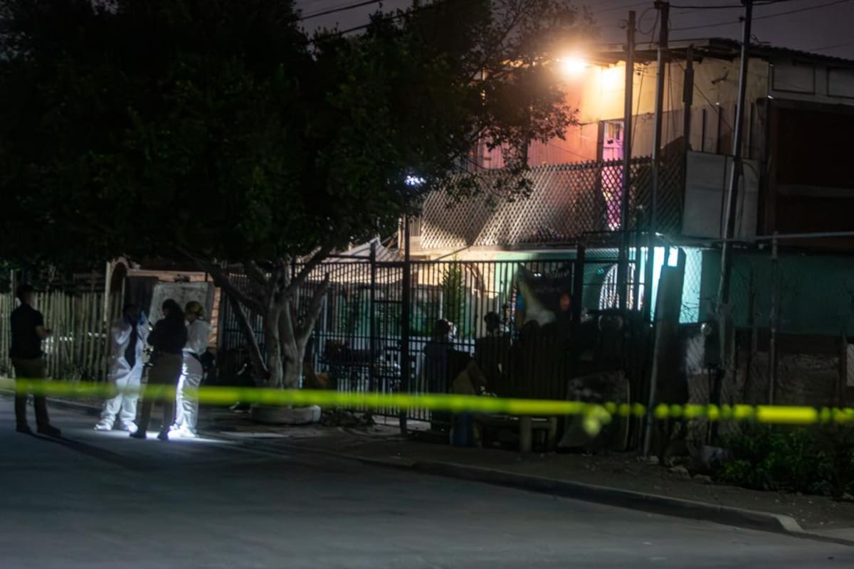 Ejecutan a pareja a tiros dentro de su casa, en Rosarito