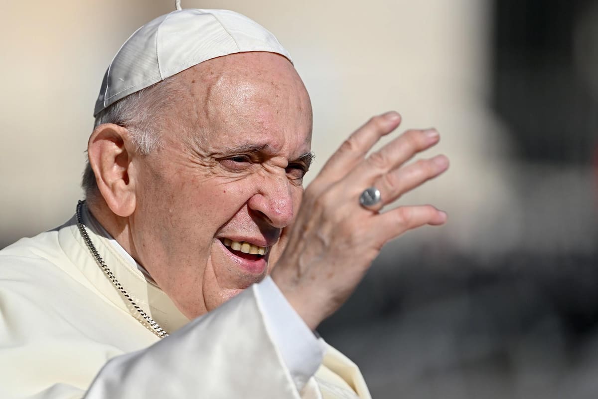 Papa Francisco continúa con oxigenoterapia y sin crisis respiratoria; asistió a la Santa Misa