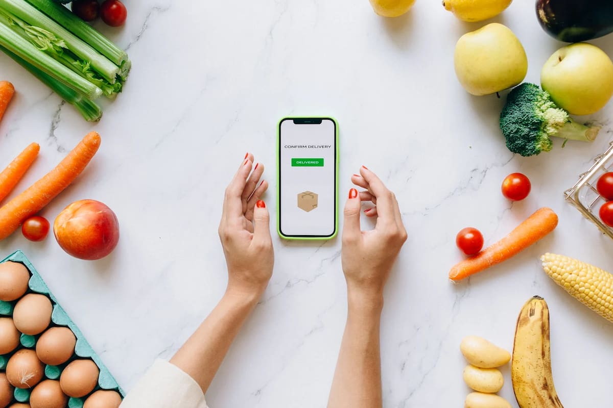 Comprar despensa por internet en México crece en 2026 por ahorro de tiempo, promociones digitales y entregas rápidas, aunque persiste la desconfianza en productos frescos