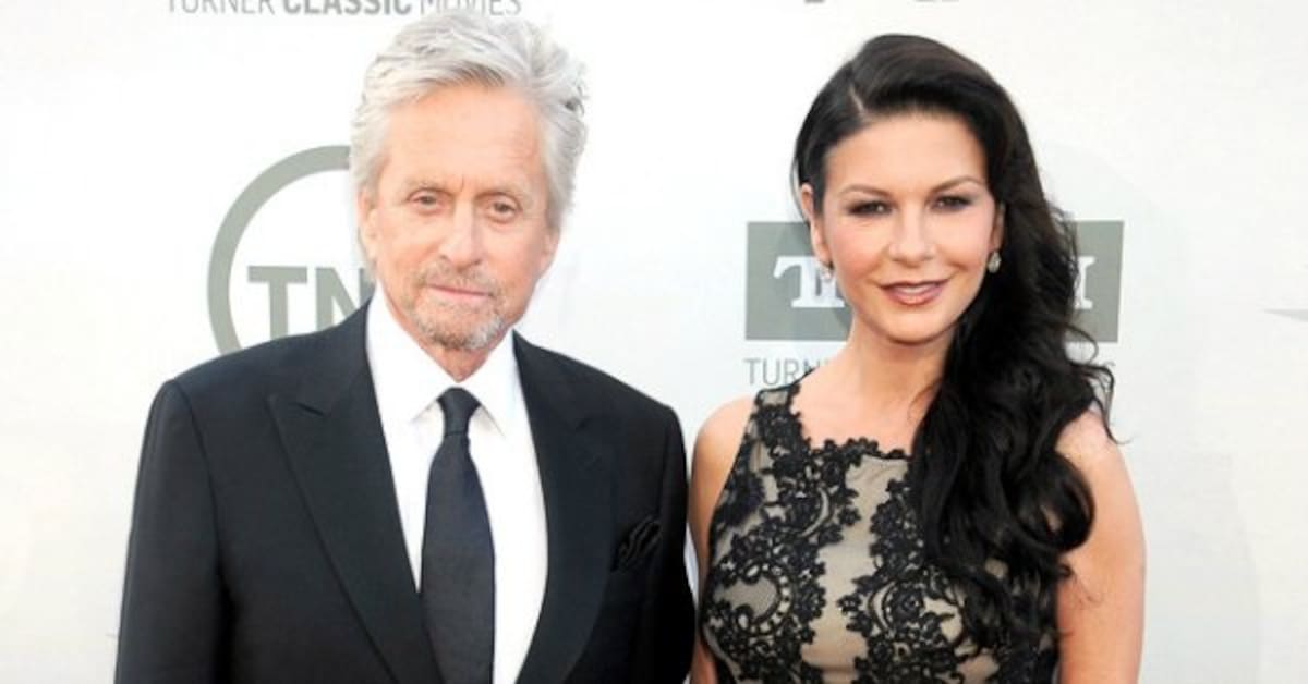 Michael Douglas y Catherine Zeta-Jones / Cuenta de X:@enews.jpg
