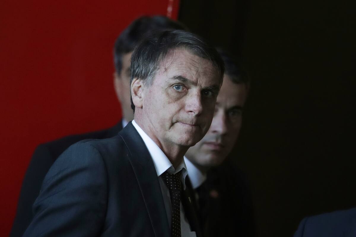 Amenazan con arrestar a Bolsonaro si difunde entrevistas en redes sociales