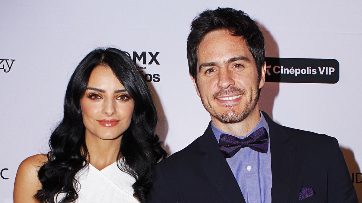 "Anh yêu em sâu đậm": Mauricio Ochmann khiến người nghe xúc động khi nói về Aislinn Derbez sáu năm sau khi họ chia tay trên một podcast.