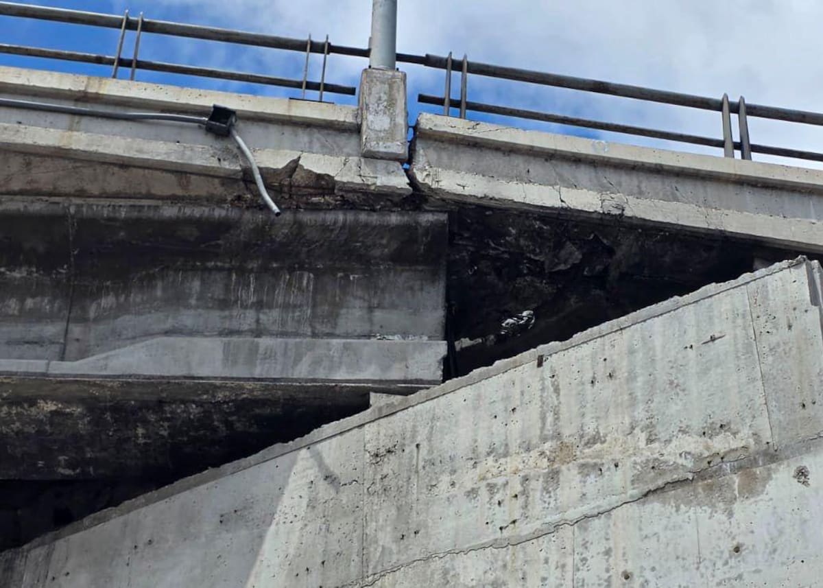 Autoridades municipales informaron que los daños detectados no representan un riesgo estructural para los usuarios, pero requieren trabajos de mantenimiento preventivo y correctivo que se prolongarán por aproximadamente ocho días. Foto: Cortesía.