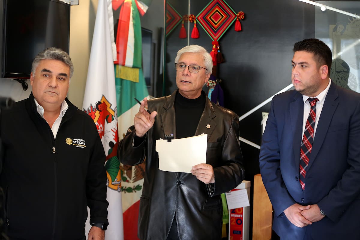 Llama gobernador a 'huachicoleros' a dejar de delinquir