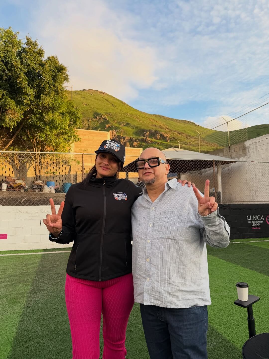 El locutor recorrió las instalaciones del centro de rehabilitación junto a