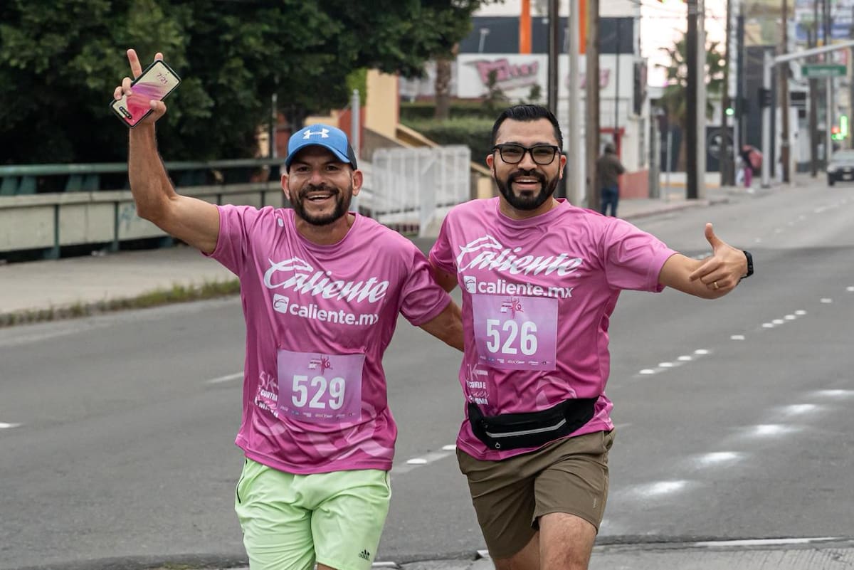 Con el propósito de promover la concientización,apoyar a niñas y niños que luchan contra el cáncer.